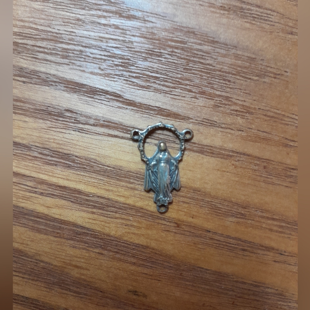 Source Unknown Vintage Religious Virgin Mary Charm Size:OS